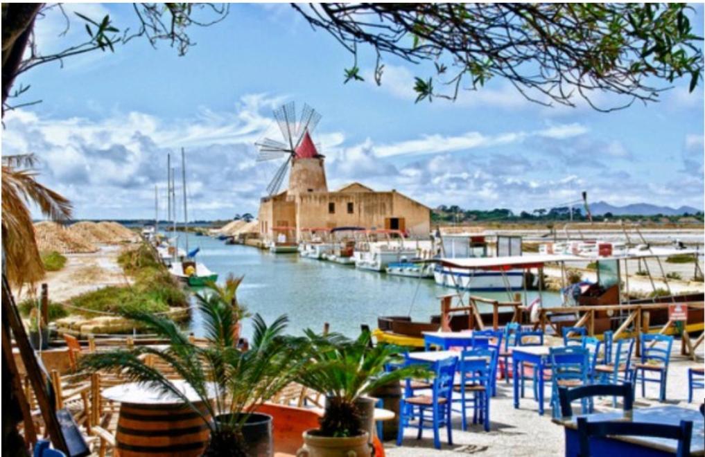 Be Mediterraneo, In Centro Sul Mare - In The Center Beach Front - 80 Mq 特拉帕尼 外观 照片