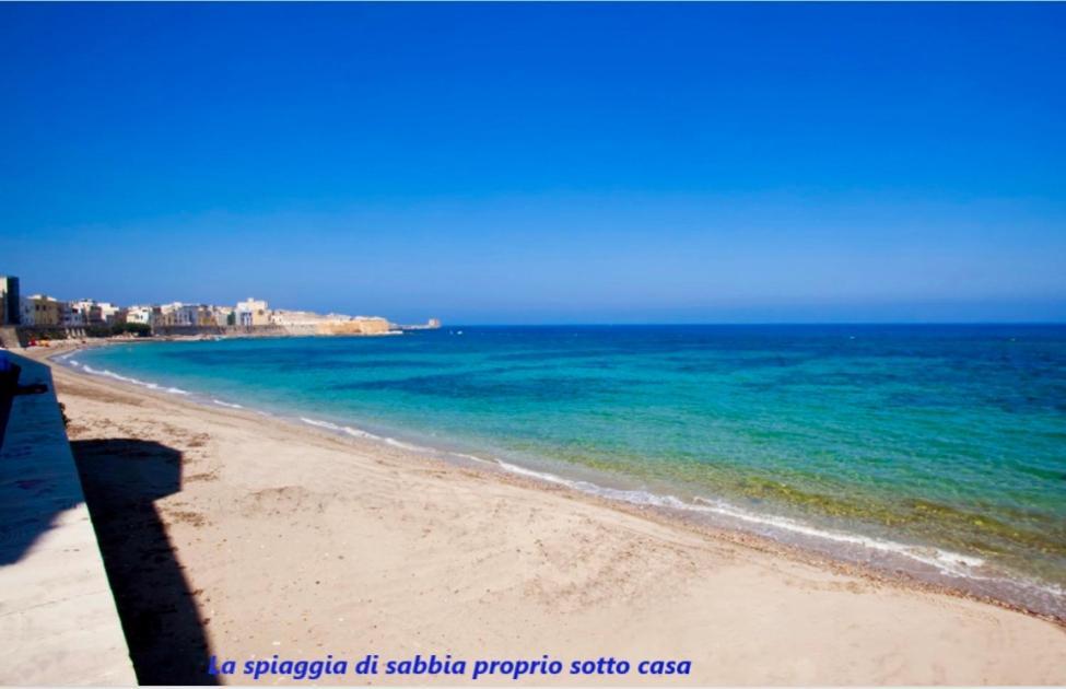 Be Mediterraneo, In Centro Sul Mare - In The Center Beach Front - 80 Mq 特拉帕尼 外观 照片