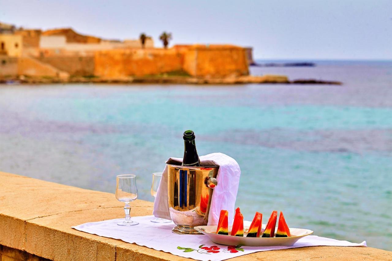 Be Mediterraneo, In Centro Sul Mare - In The Center Beach Front - 80 Mq 特拉帕尼 外观 照片